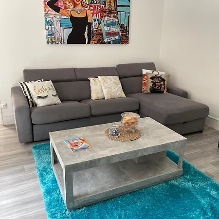 A La Maison *
