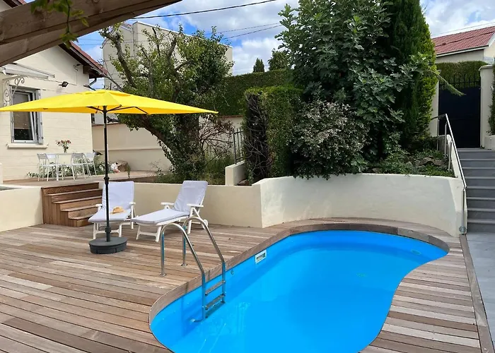 à La Maison *